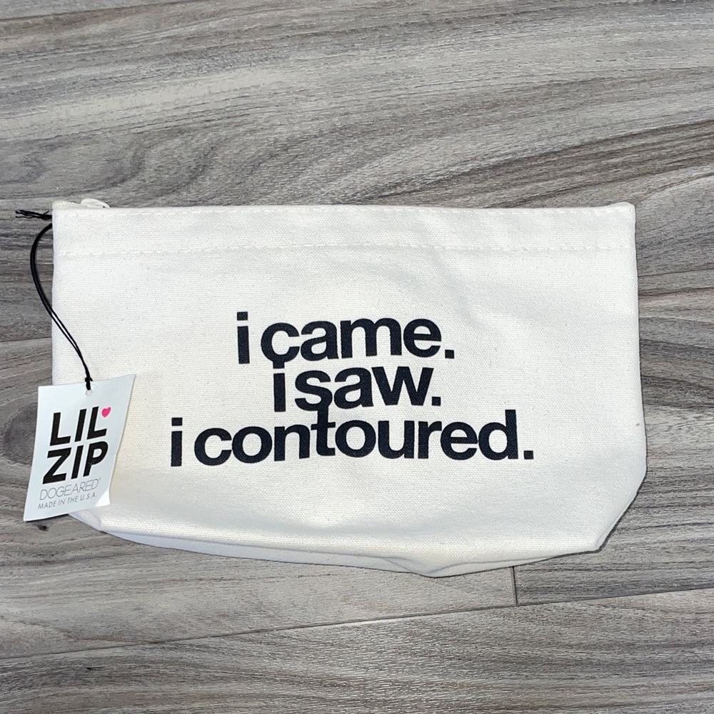 •NWT• Lil’ Zip Dogeared Cosmetic Pouch
